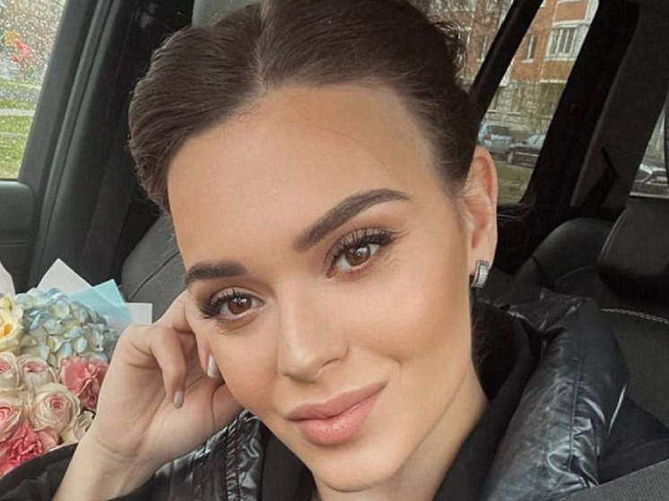 29-летняя российская фигуристка Аделина Сотникова поделилась результатами новой фотосессии. Олимпийская чемпионка в женском одиночном катании за последнее время кардинально поменяла стиль и стала неотразимой.